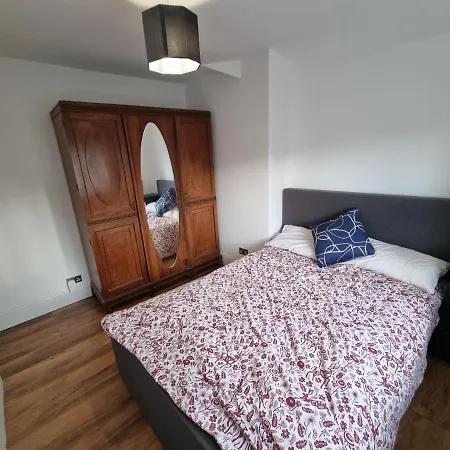 Impeccable 2-Bed House In Ulverston With Garden Semesterbostad